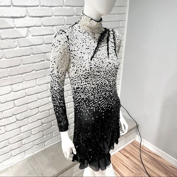 VINTAGE VALENTINO WHITE BLACK OMBRE OVAL SEQUIN SHINY GLOW BRIGHT GLAM LUXURY - Picture 15 of 17